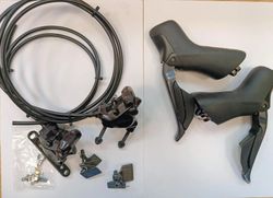 Řadící/brzdové páky + třmeny SHIMANO Ultegra Di2 ST-R8170 2x12