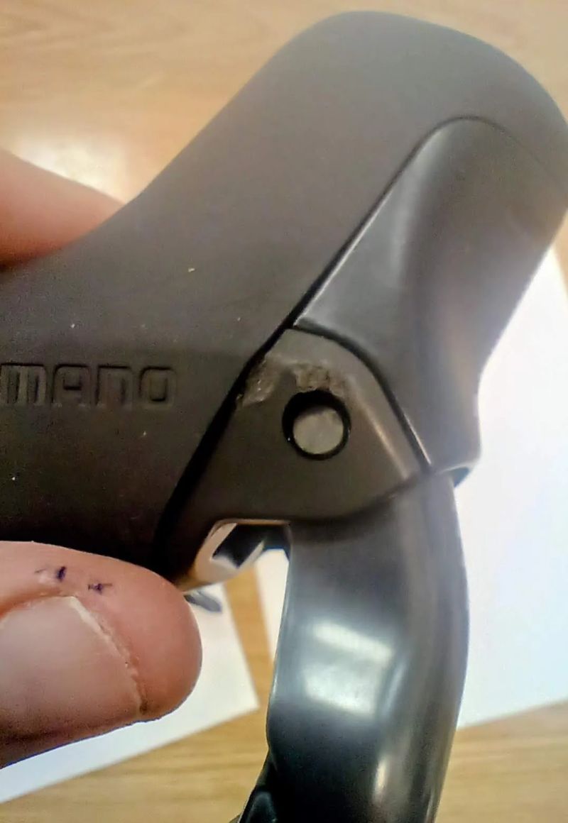 Řadící/brzdové páky + třmeny SHIMANO Ultegra Di2 ST-R8170 2x12