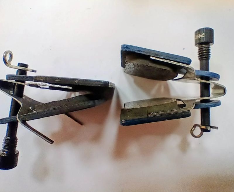 Řadící/brzdové páky + třmeny SHIMANO Ultegra Di2 ST-R8170 2x12