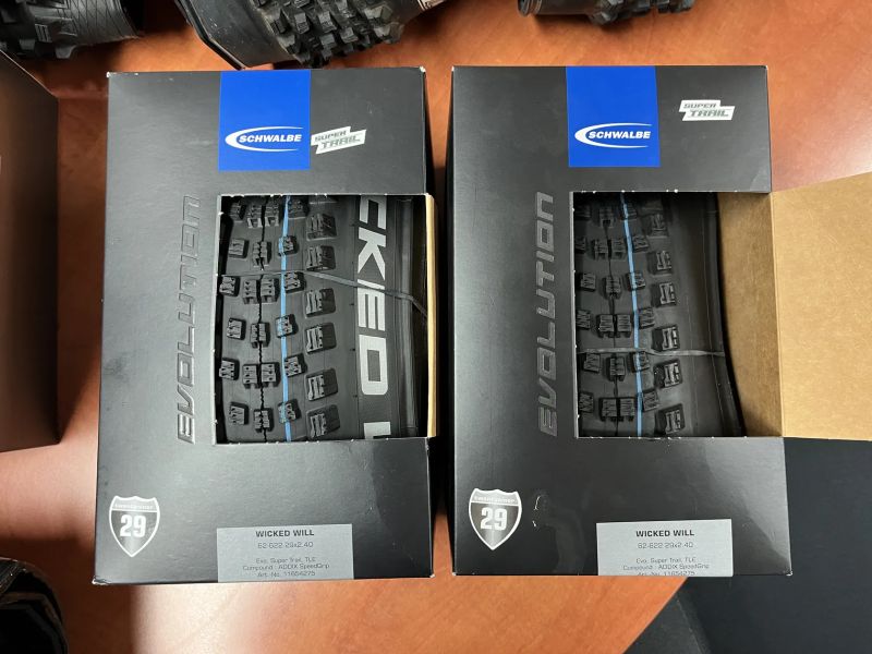 Prodám nové pláště Schwalbe Wicked Will Evo 29 x 2,4" Super Trail Addix Super Speed TLE