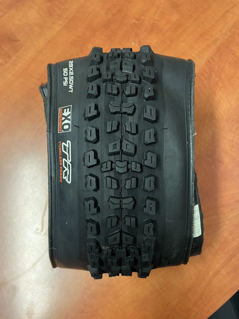 Prodám plášť Maxxis Aggressor 29 x 2,5" WT EXO TR