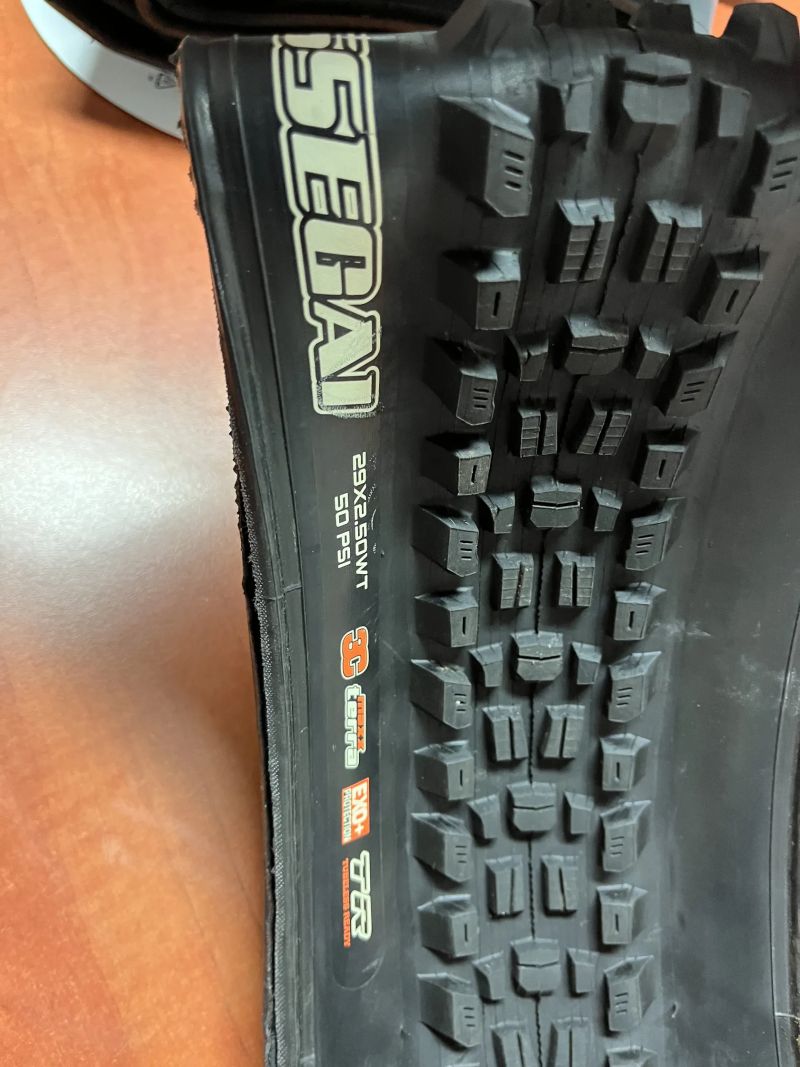 Prodám 2 pláště Maxxis Assegai 29 x 2,5" 3C MaxxTerra TR Exo+