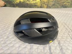 Přilba Trek Velocis MIPS Black