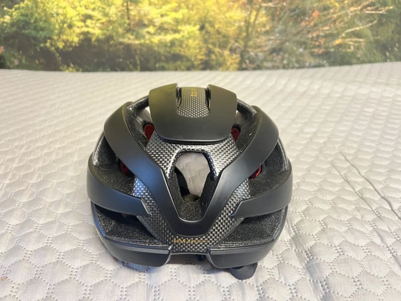 Přilba Trek Velocis MIPS Black