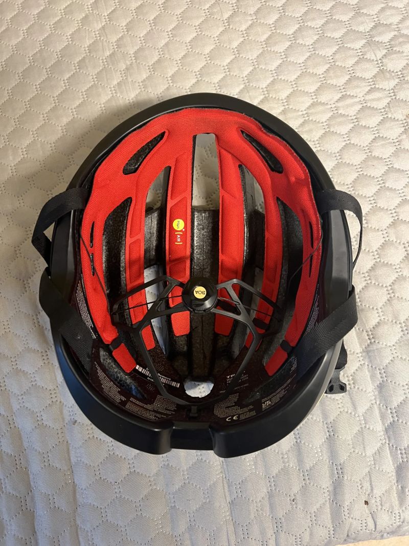 Přilba Trek Velocis MIPS Black