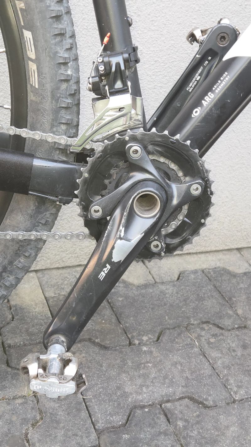 Cube Attention 29´ - rám 19´