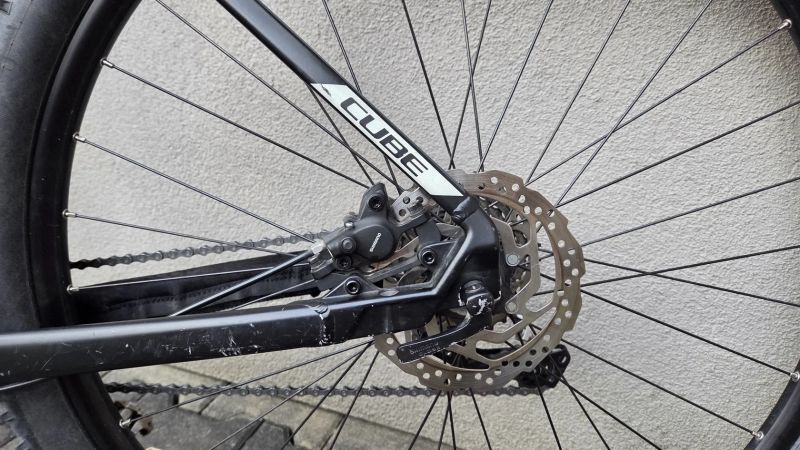 Cube Attention 29´ - rám 19´