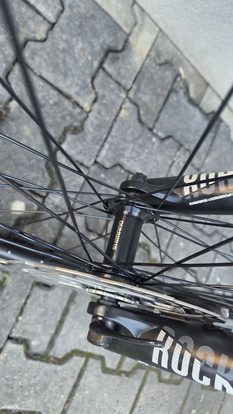 Cube Attention 29´ - rám 19´