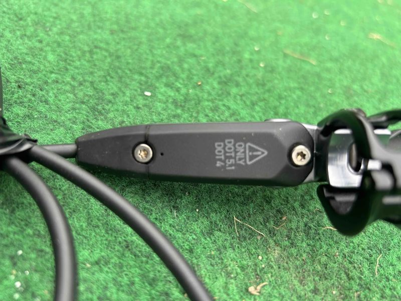 Brzdy Sram Level Stealth Bronze 2x4 píst