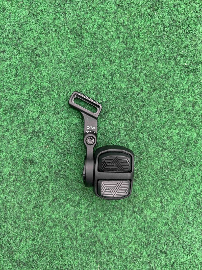 Elektronické řazení Sram AXS POD D1