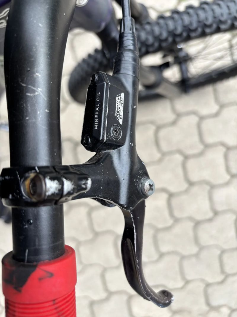 Oldschool dirt Amulet Stiff 2006