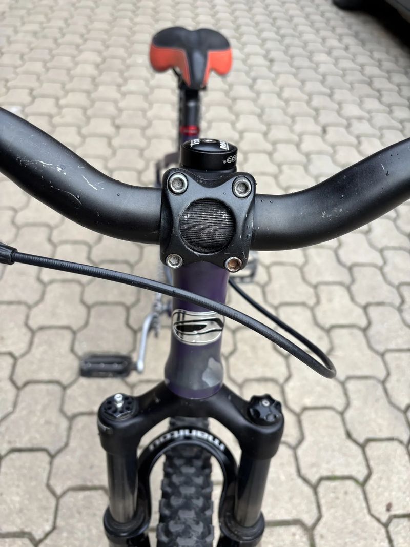 Oldschool dirt Amulet Stiff 2006