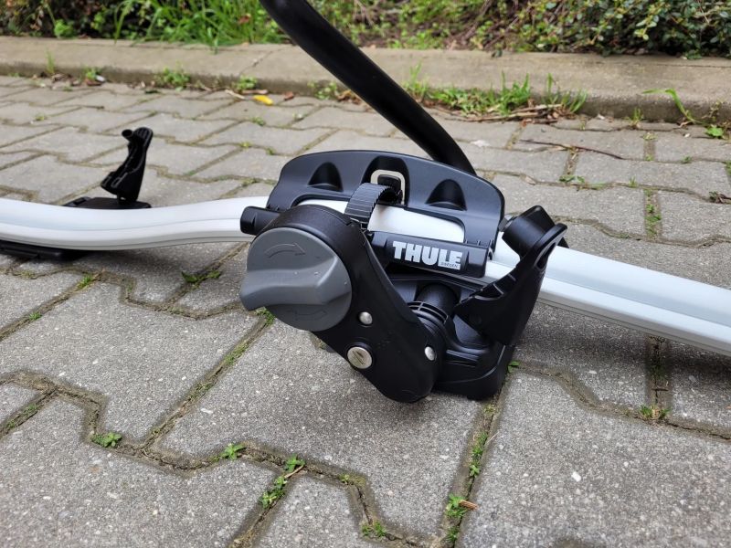 Thule ProRide 591 – nosič kol (T-drážka, klíče)