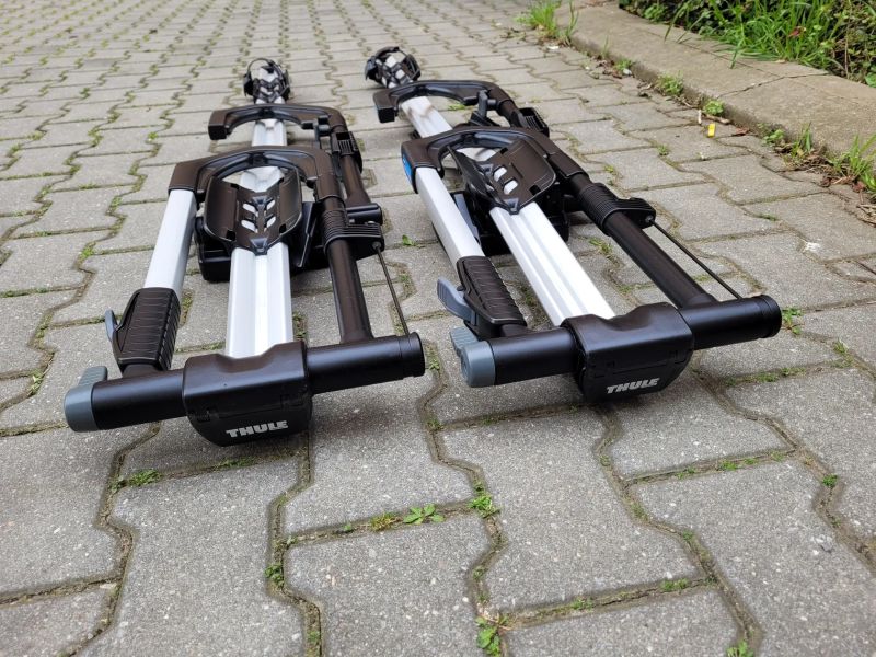 2× Thule UpRide 599 – nosič kol (bez kontaktu s rámem)