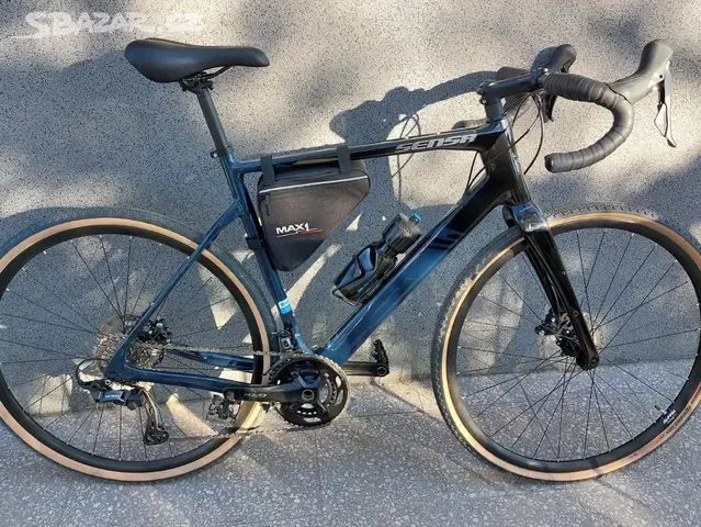 GRAVEL KOLO SENSA / Carbon - v zaruce , najeto 100 km