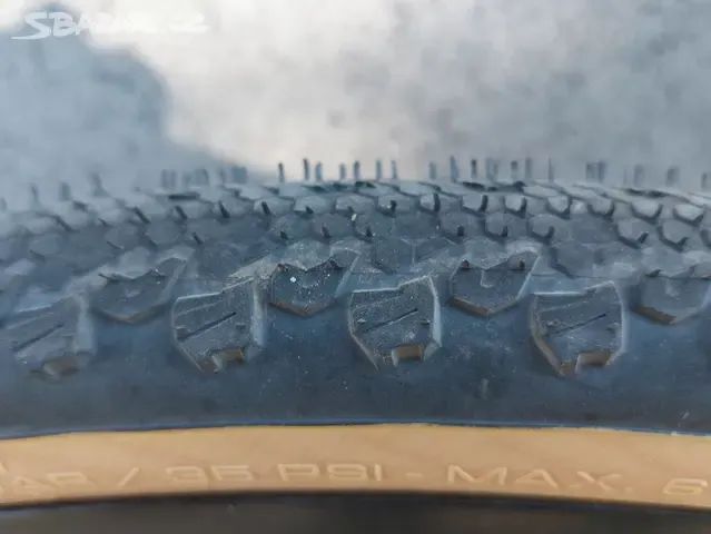 GRAVEL KOLO SENSA / Carbon - v zaruce , najeto 100 km