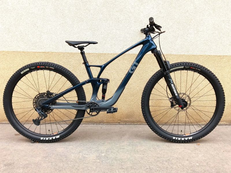 GT Sensor ST PRO carbon vel. L 29“ 2023 ZÁNOVNÍ, TOP STAV PC: 67 000 Kč