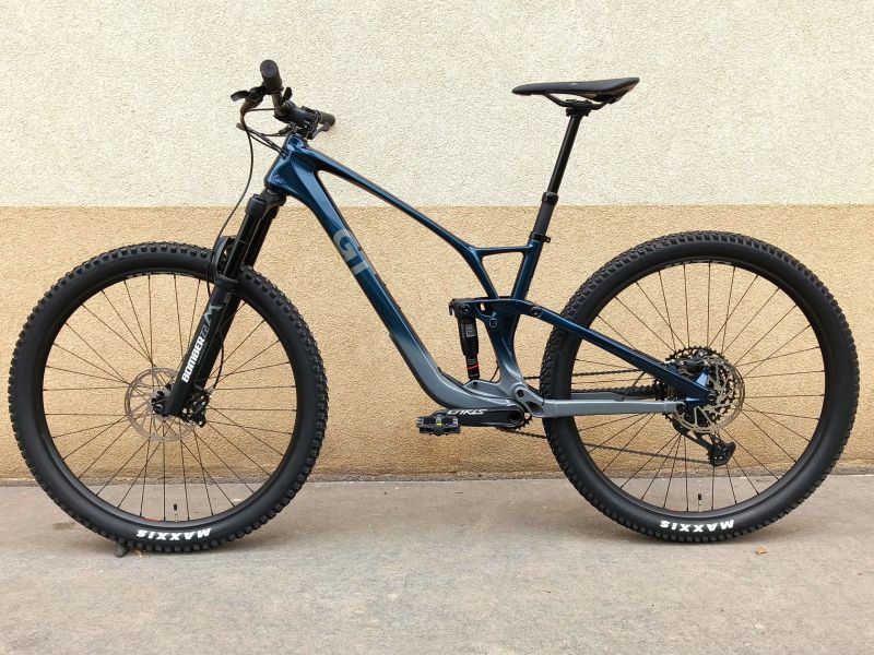 GT Sensor ST PRO carbon vel. L 29“ 2023 ZÁNOVNÍ, TOP STAV PC: 67 000 Kč