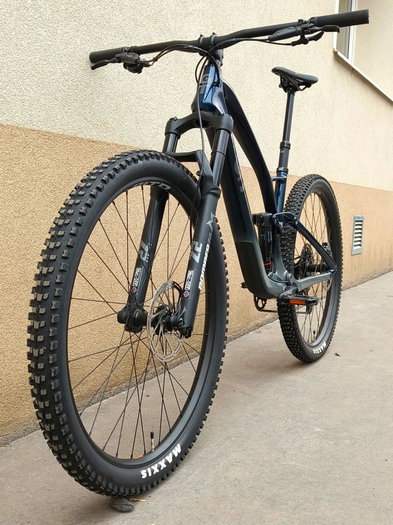 GT Sensor ST PRO carbon vel. L 29“ 2023 ZÁNOVNÍ, TOP STAV PC: 67 000 Kč