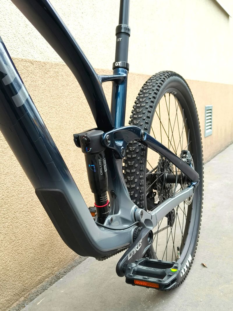 GT Sensor ST PRO carbon vel. L 29“ 2023 ZÁNOVNÍ, TOP STAV PC: 67 000 Kč