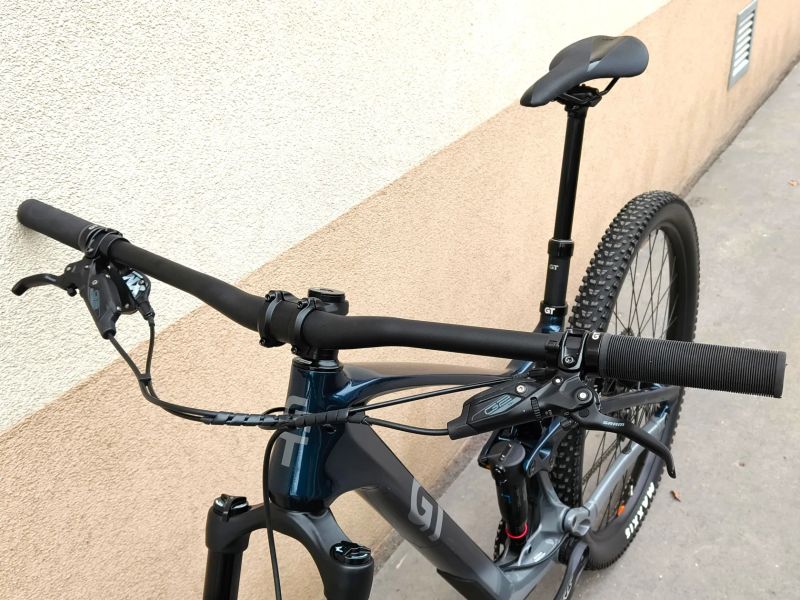 GT Sensor ST PRO carbon vel. L 29“ 2023 ZÁNOVNÍ, TOP STAV PC: 67 000 Kč