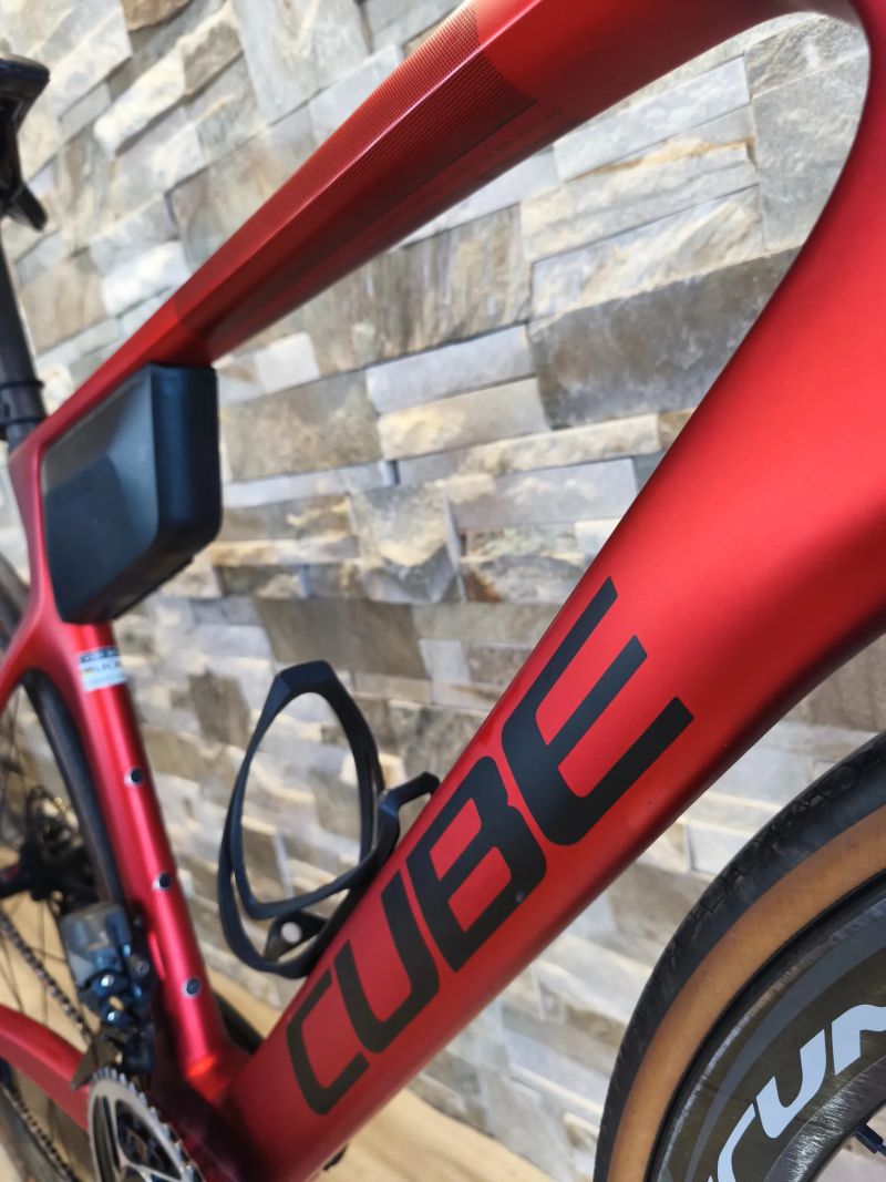 Cube Agree C:62 El. AXS Force, karbon kola