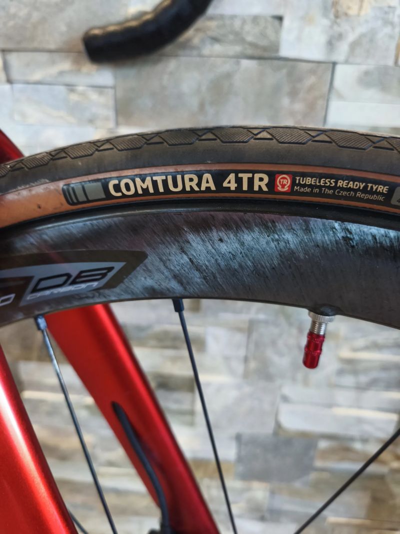 Cube Agree C:62 El. AXS Force, karbon kola