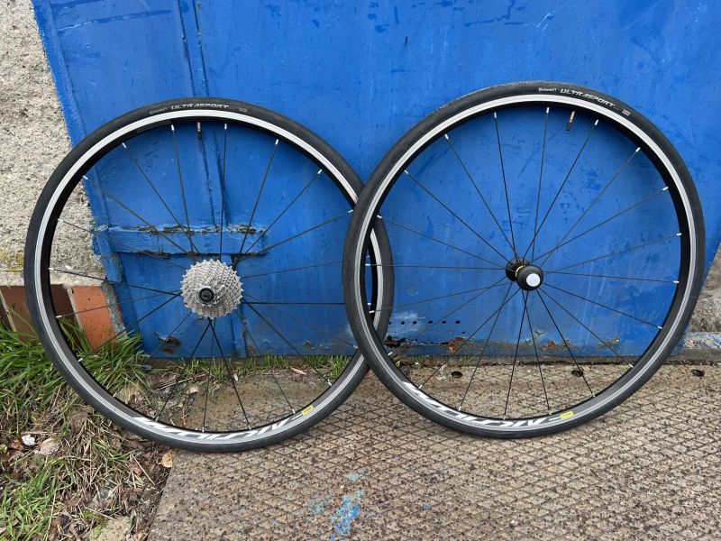 Zapletená kola Mavic Aksium