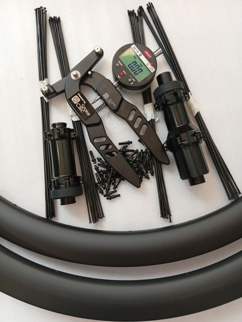 Zapletená karbonová kola 38 mm