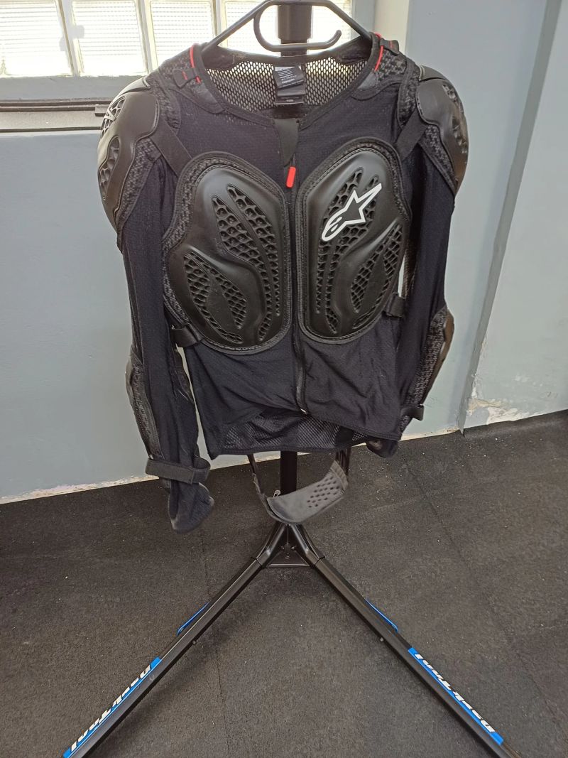 Chráničová vesta Alpinestars