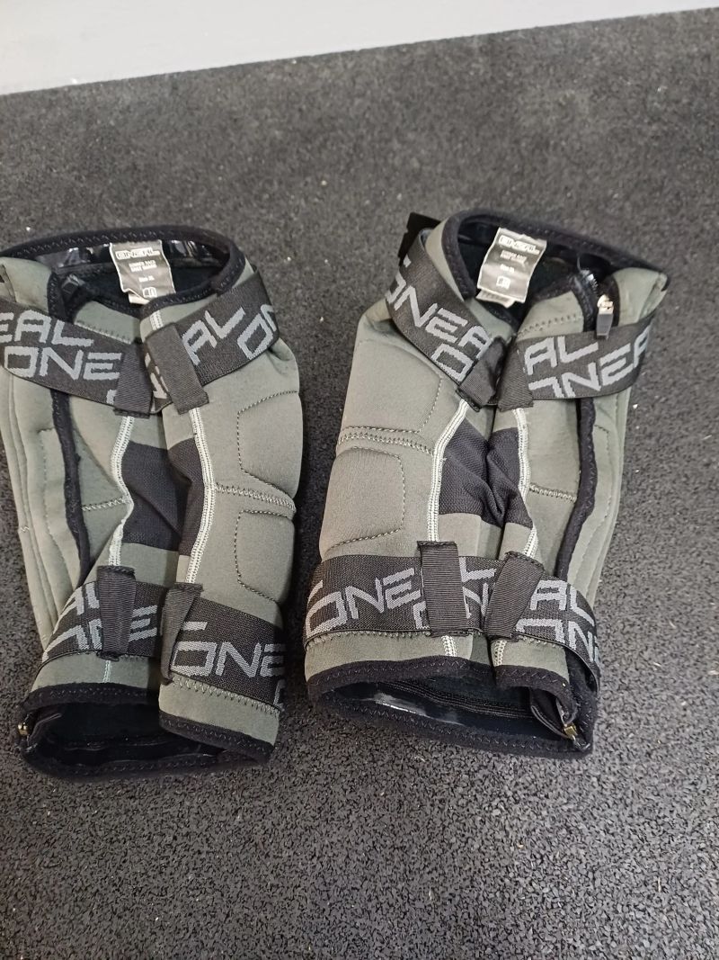 Chrániče kolen ONeal XL