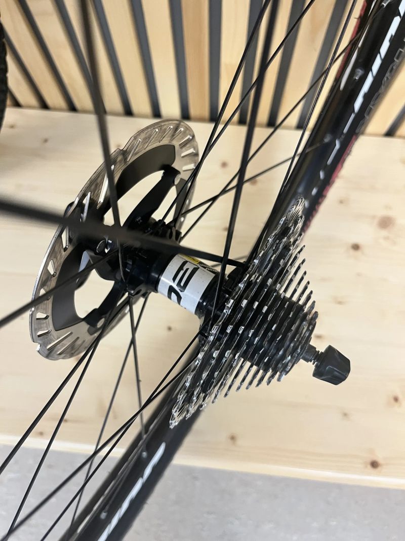 Mavic Cross Ride a Remerx fast disc DHX7330 vč. kotoučů, kazety a pláštů 26"