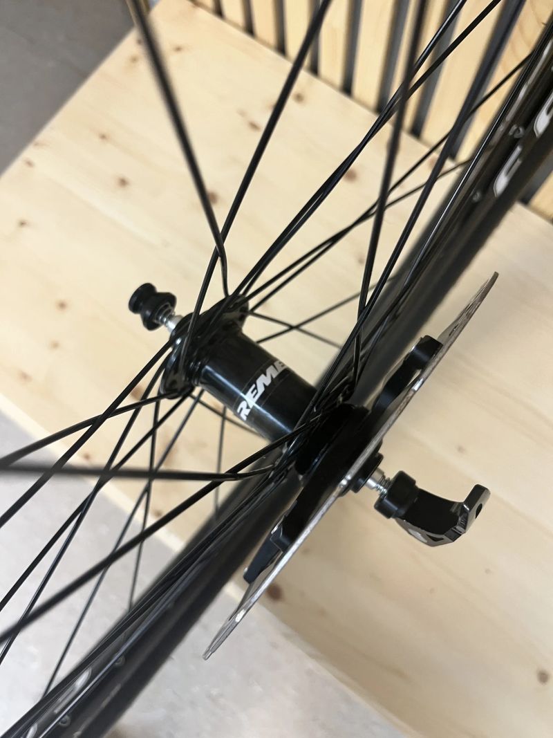 Mavic Cross Ride a Remerx fast disc DHX7330 vč. kotoučů, kazety a pláštů 26"