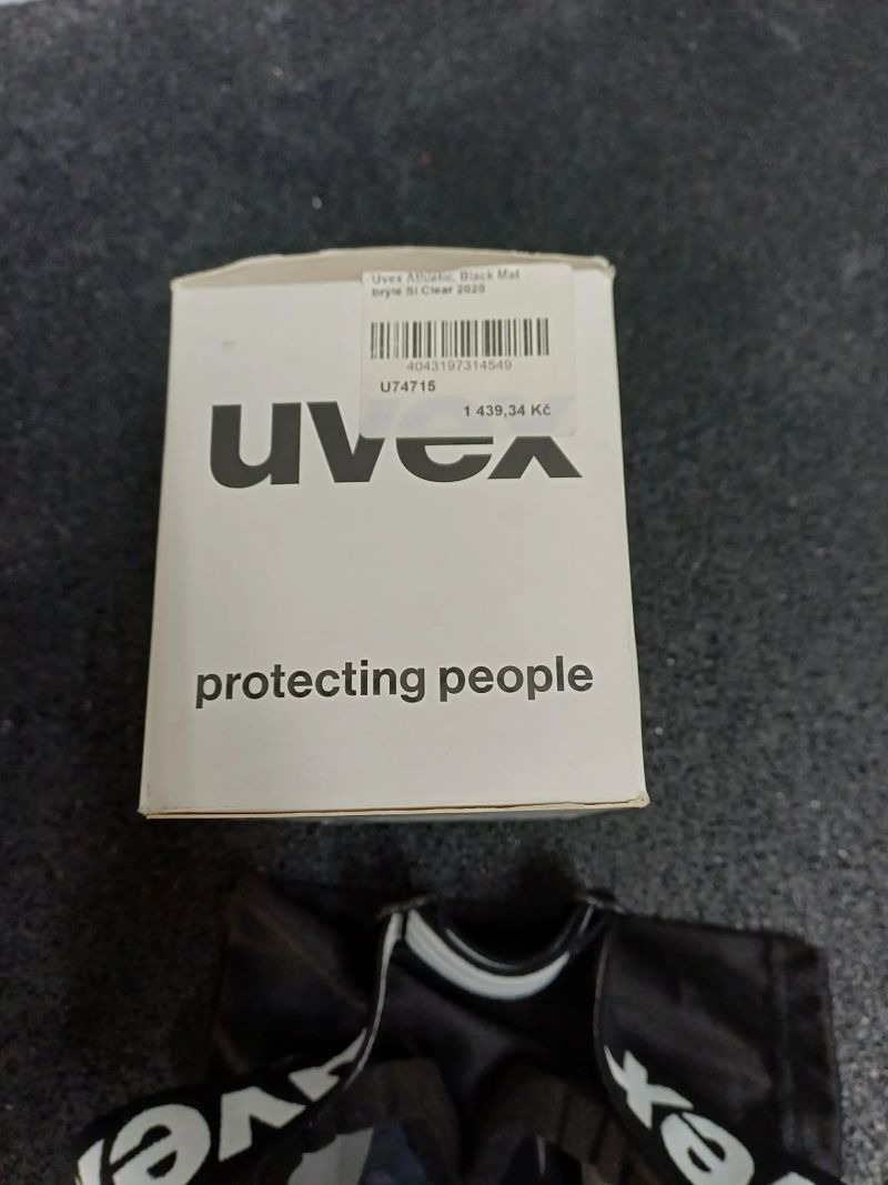 Helma Uvex na DH a Brýle Uvex čiré 