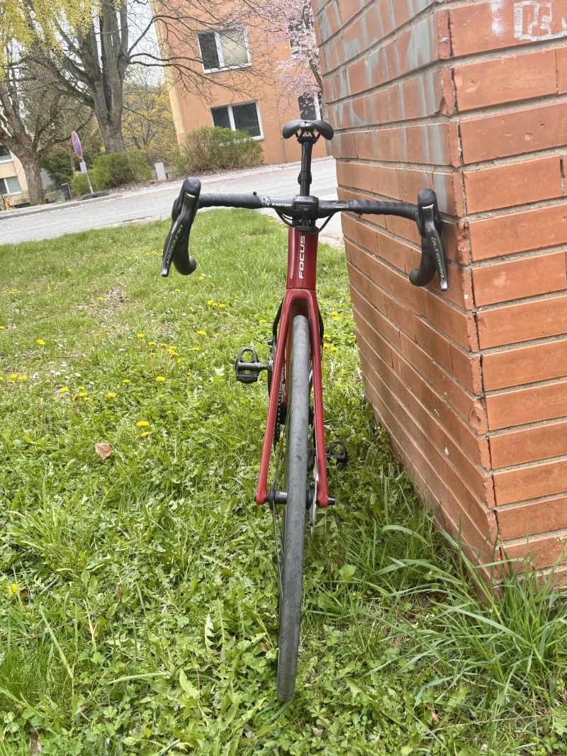 Focus IZALCO MAX – lehká závodní silnička s top výbavou 