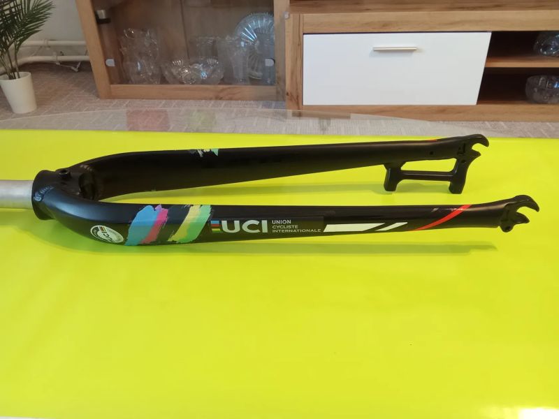 Nové komponenty na silniční kolo