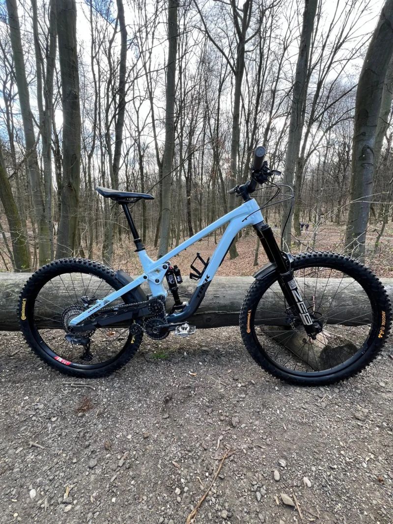 Trek Slash