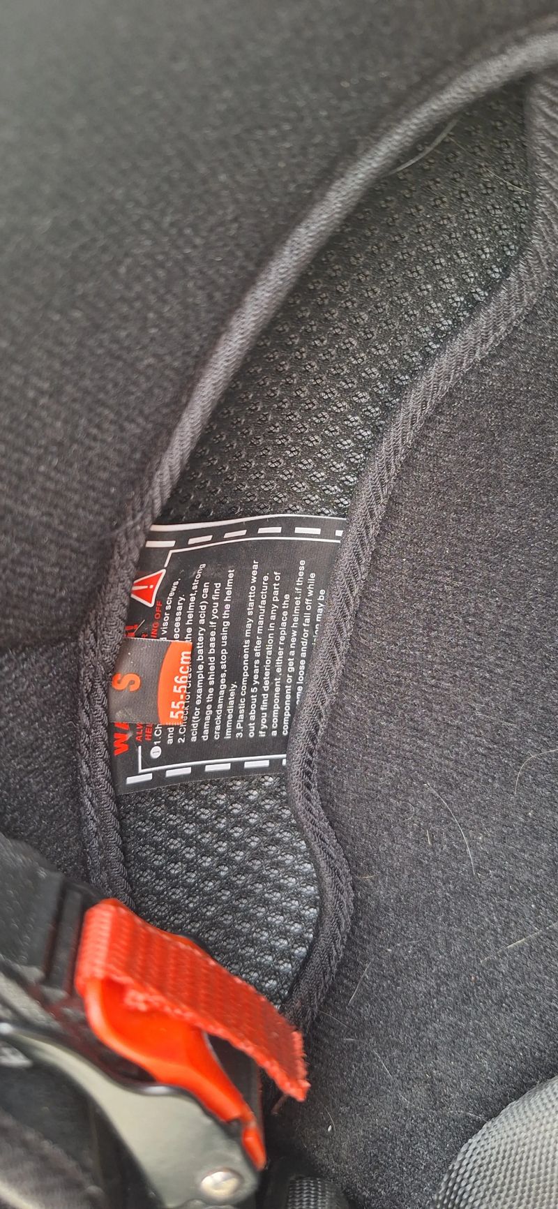 zánovní uzavřená helma S (55-56)