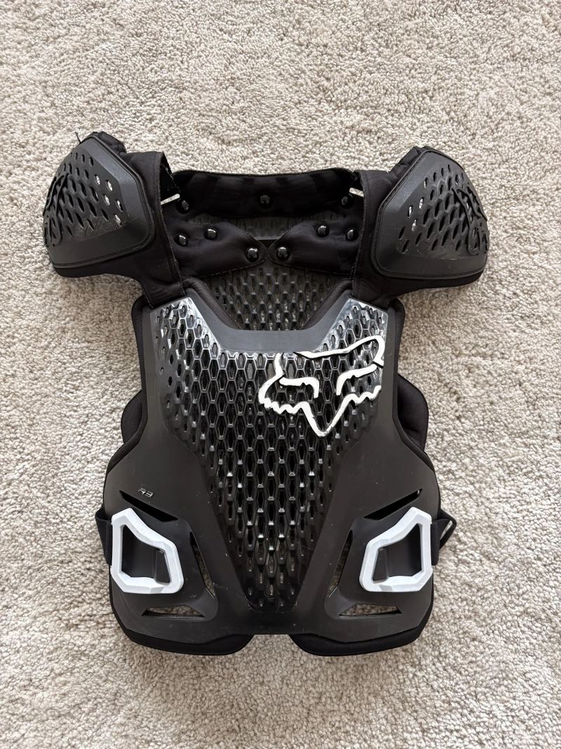 Chránič páteře Fox R3 youth věk 12-14 let