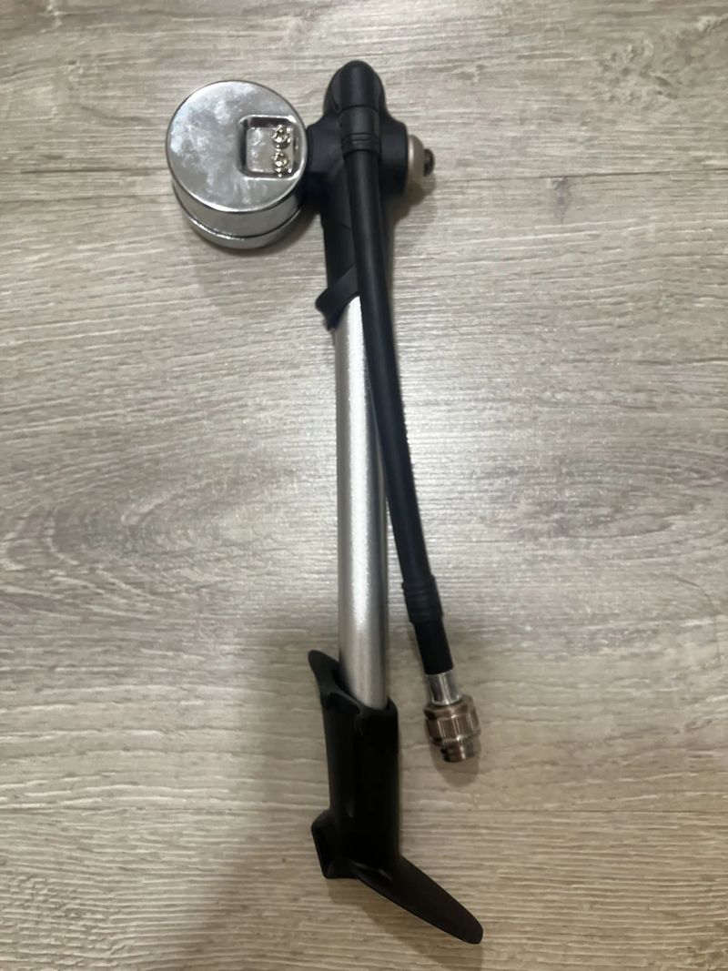 Pumpa na vidlici a tlumič GIYO GS-02 300 psi