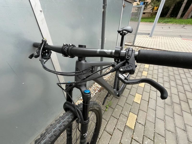 Radon Carbon Superlite, vel. M / váha 9,8 kg