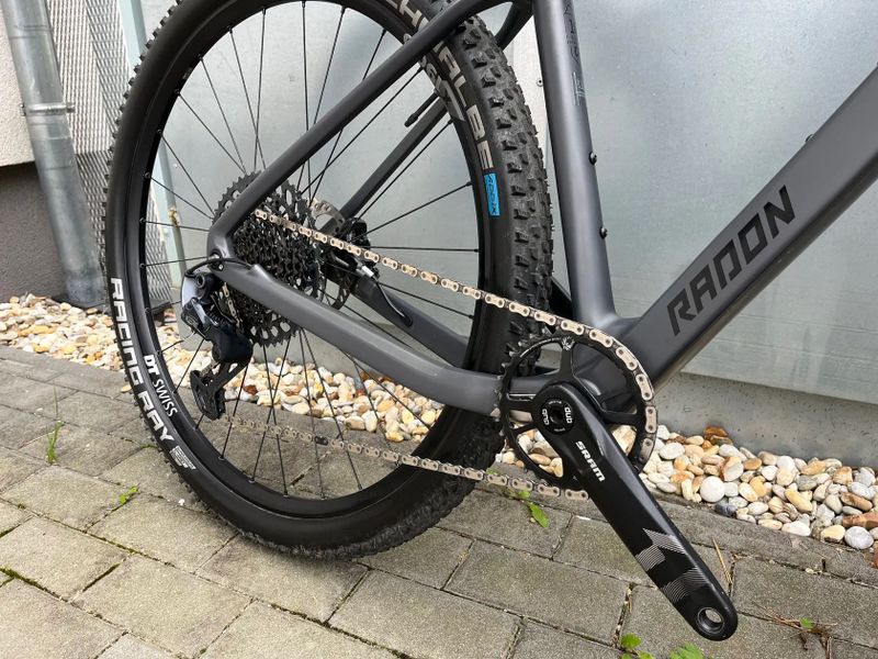 Radon Carbon Superlite, vel. M / váha 9,8 kg