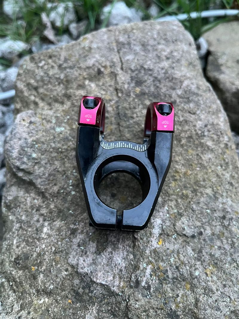 Renthal řidítka, Funn představec