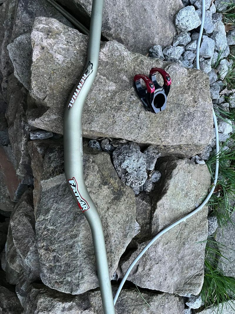 Renthal řidítka, Funn představec