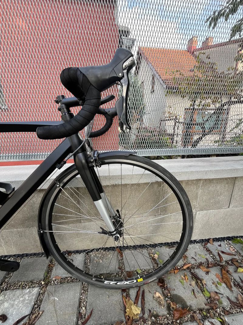 Silniční kolo vel. 54, rám AL, carbon vidlice. 