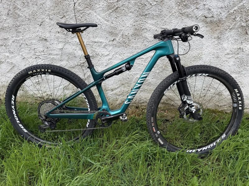 Karbonove horske odpružené kolo