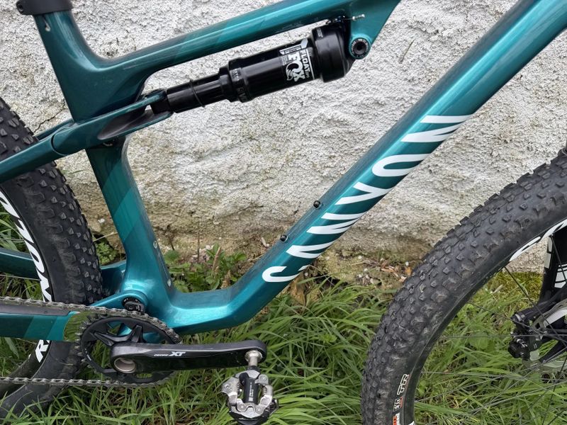 Karbonove horske odpružené kolo