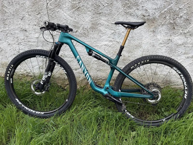 Karbonove horske odpružené kolo