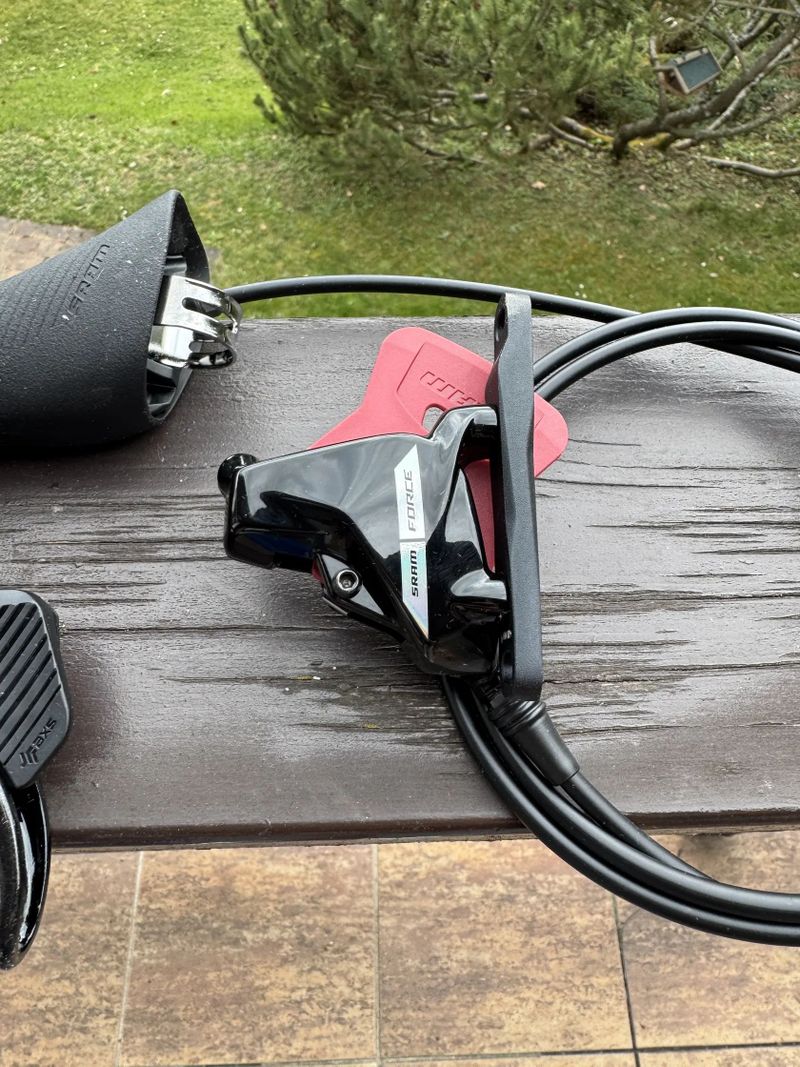Řadící a brzdové páky Sram Force AXS 2*12 vč. brzd