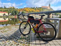 Trek Checkpoint ALR 4 (2021) – doplňky Apidura a karbonová sedlovka